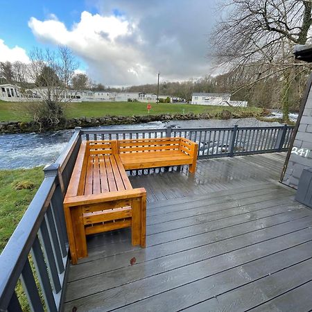 Stunning 3 Bed Riverside Cabin In Snowdonia Caeathro Eksteriør billede