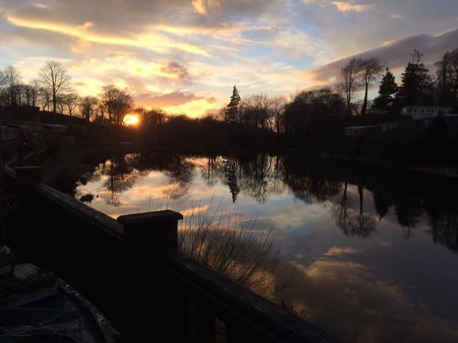 Stunning 3 Bed Riverside Cabin In Snowdonia Caeathro Eksteriør billede