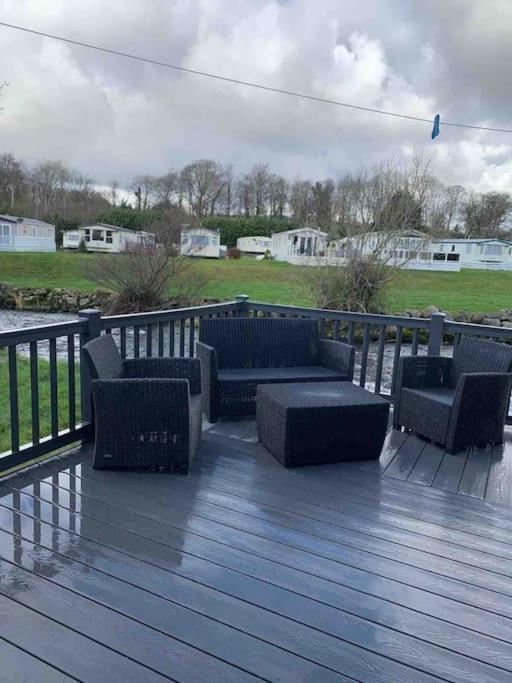 Stunning 3 Bed Riverside Cabin In Snowdonia Caeathro Eksteriør billede