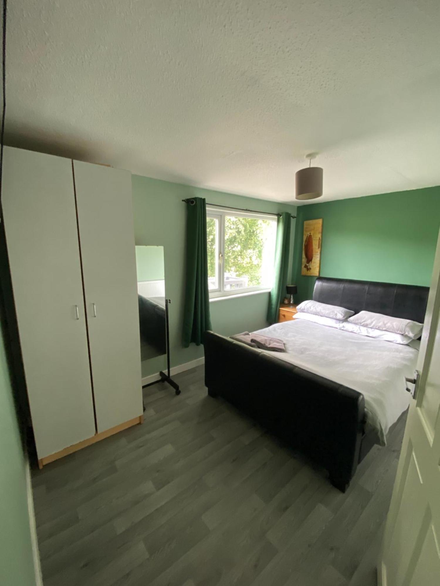 Stunning 3 Bed Riverside Cabin In Snowdonia Caeathro Eksteriør billede