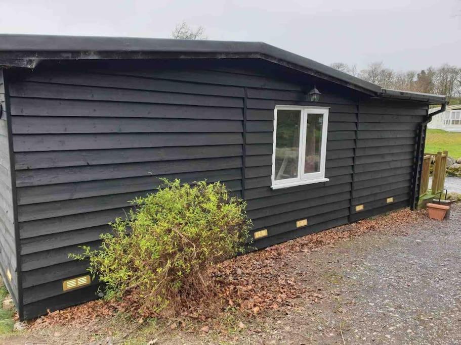 Stunning 3 Bed Riverside Cabin In Snowdonia Caeathro Eksteriør billede